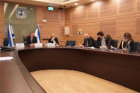 سرقة الأسلحة من قواعد ومعسكرات الجيش الاسرائيلي